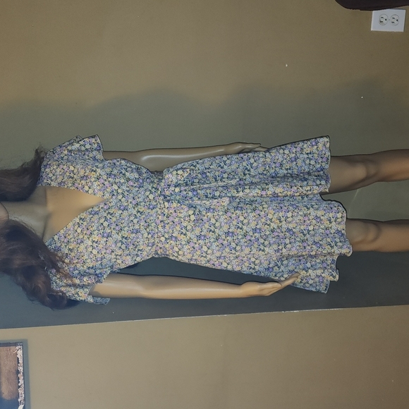 Ditsy Floral Wrap Belted Dress - Picture 3 of 9